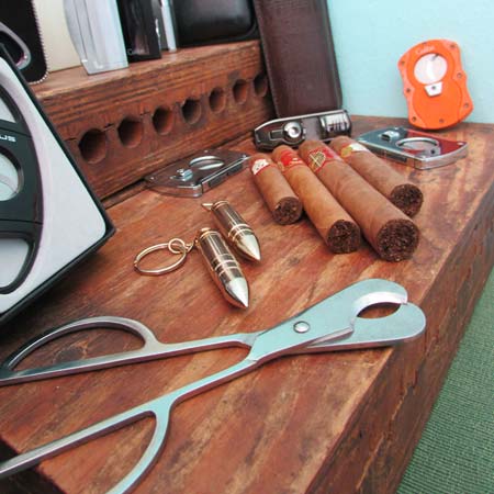 Cigar ashtrays