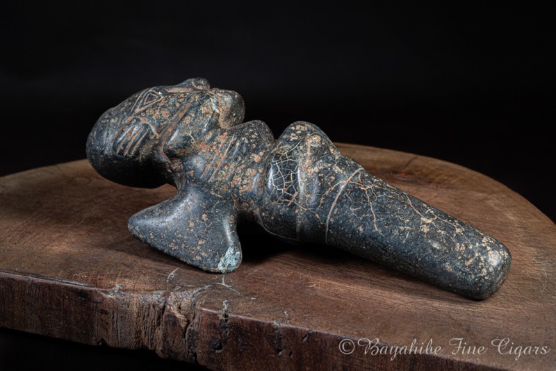 Dark elongated Taíno piece No. 291